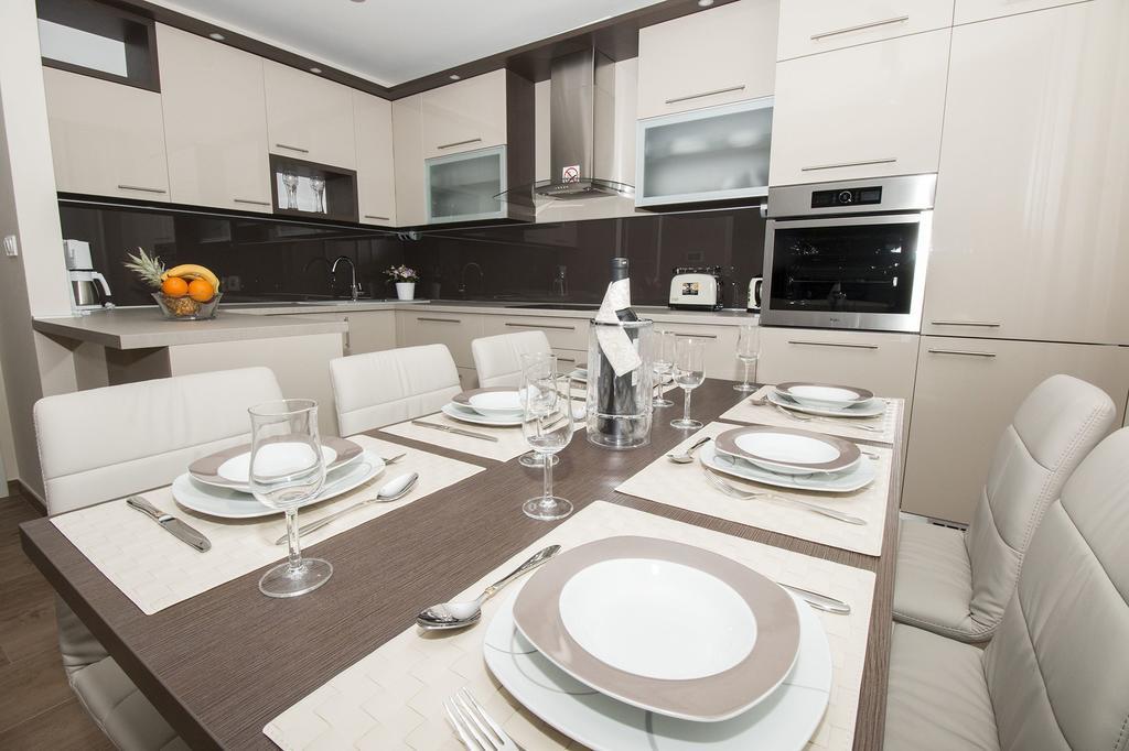 Lct Apartment Laura โอมิช ภายนอก รูปภาพ