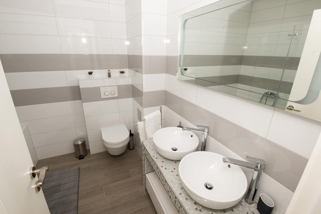 Lct Apartment Laura โอมิช ภายนอก รูปภาพ