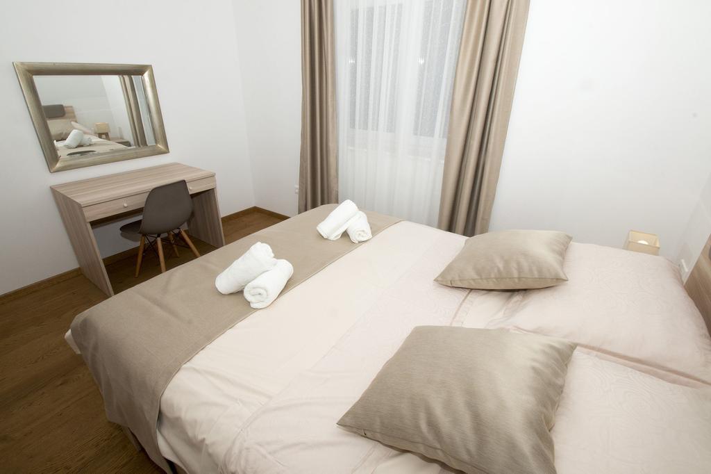 Lct Apartment Laura โอมิช ภายนอก รูปภาพ