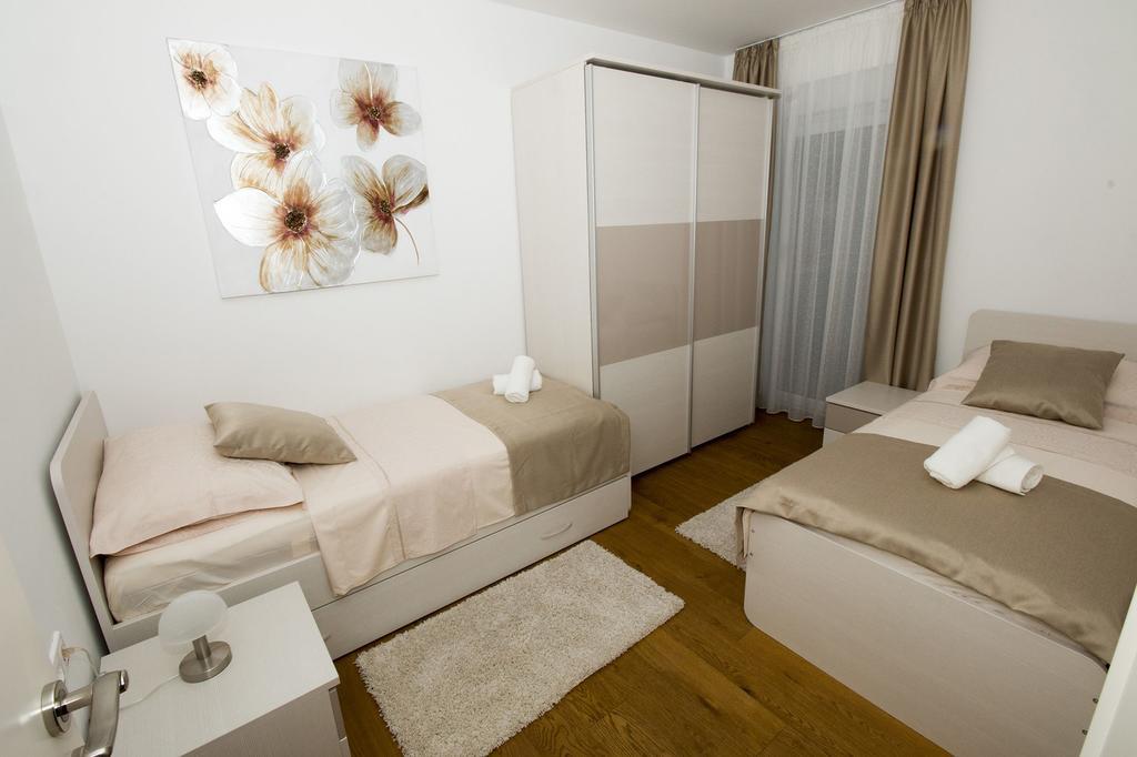 Lct Apartment Laura โอมิช ภายนอก รูปภาพ