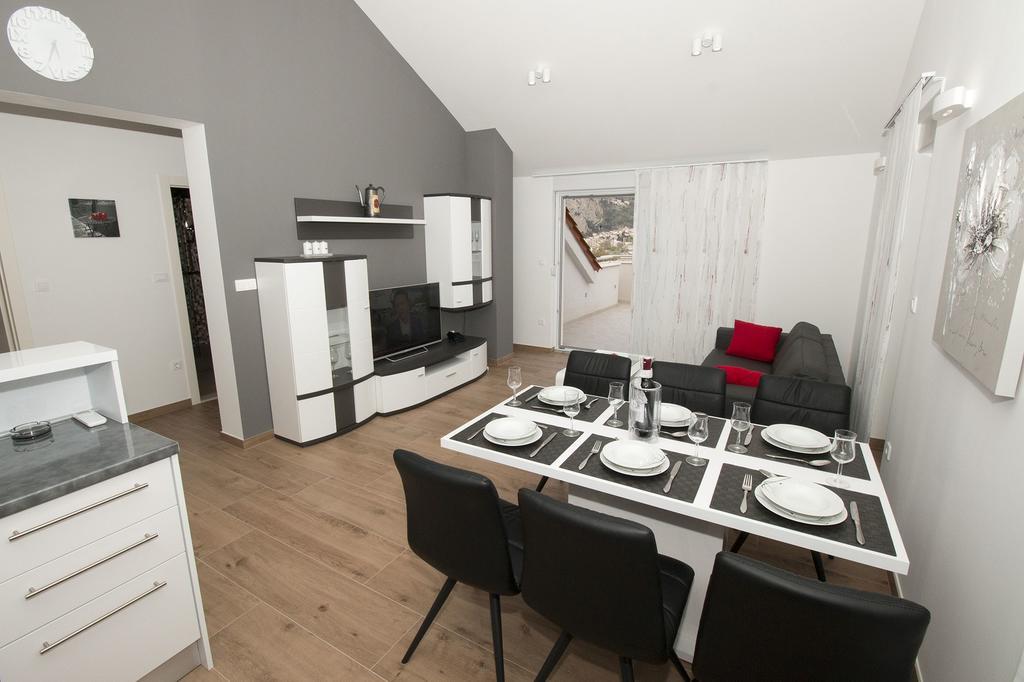 Lct Apartment Laura โอมิช ภายนอก รูปภาพ