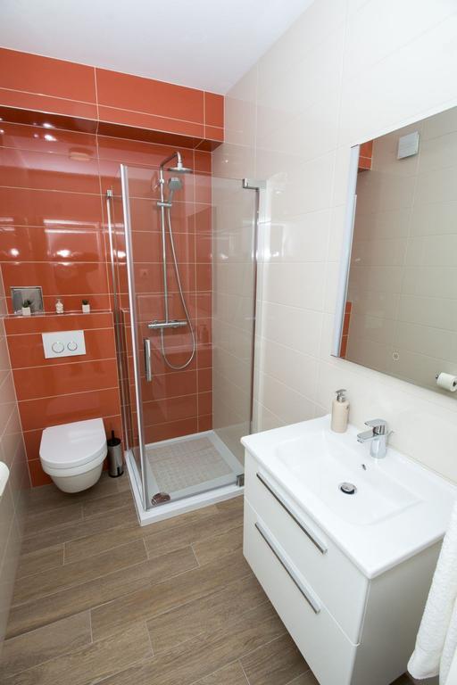 Lct Apartment Laura โอมิช ภายนอก รูปภาพ